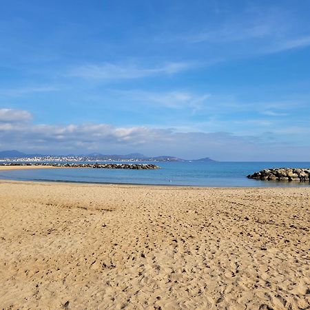 Appartement L'Evasion, Vue Mer, Plages A Pied เฟรฌูส ภายนอก รูปภาพ